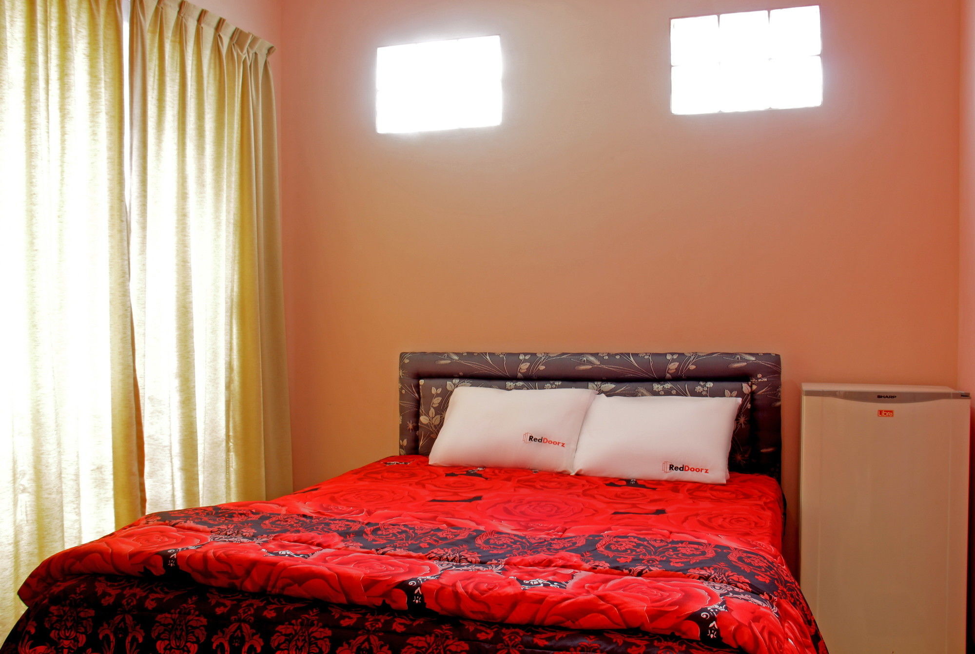 Reddoorz Near Hyperpoint Pasteur Hotel Bandung Bagian luar foto