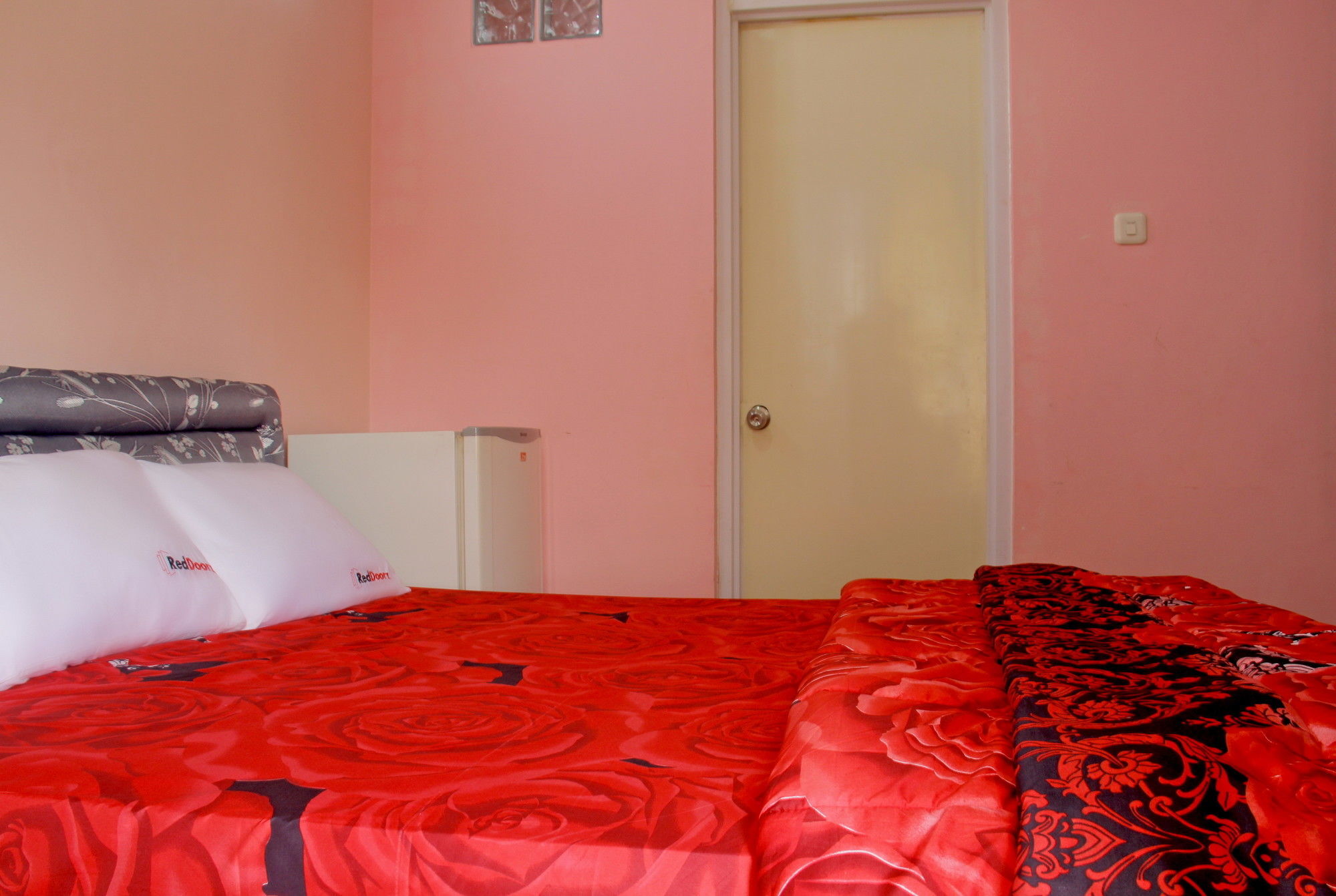 Reddoorz Near Hyperpoint Pasteur Hotel Bandung Bagian luar foto